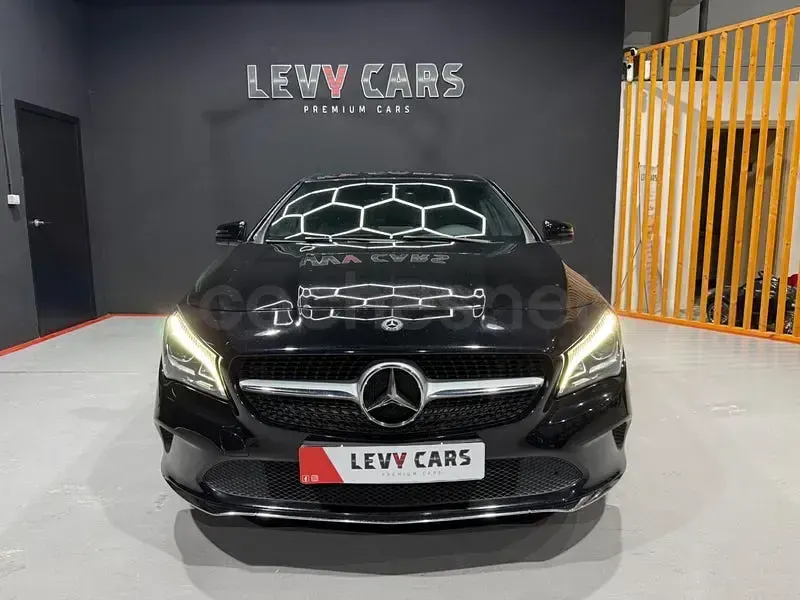 Usado Mercedes CLA200 136 CV (100 kW) 2017 Negro Coupe