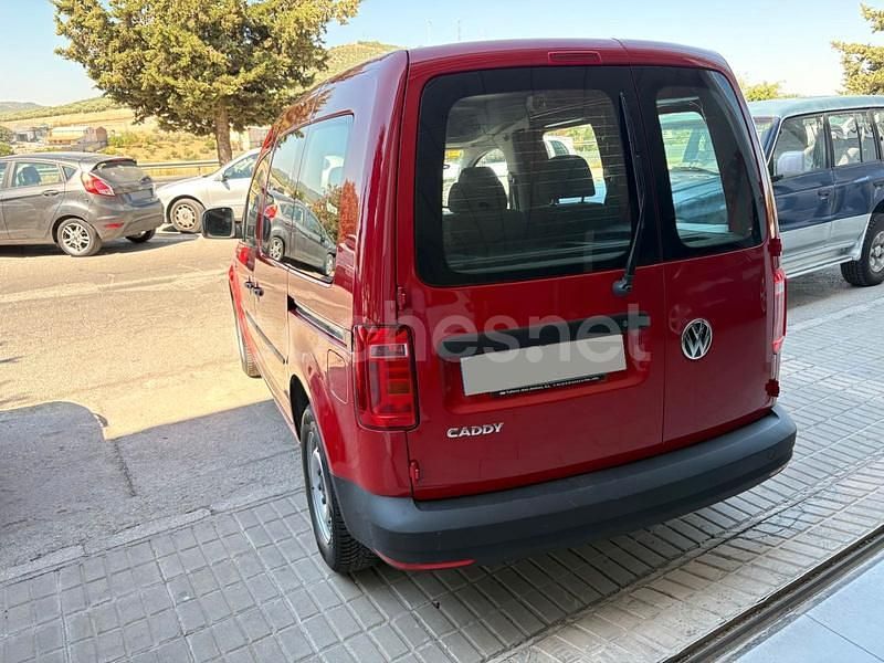 Usado VW Caddy Beach 102 CV (75 kW) 2020 Rojo Monovolumen