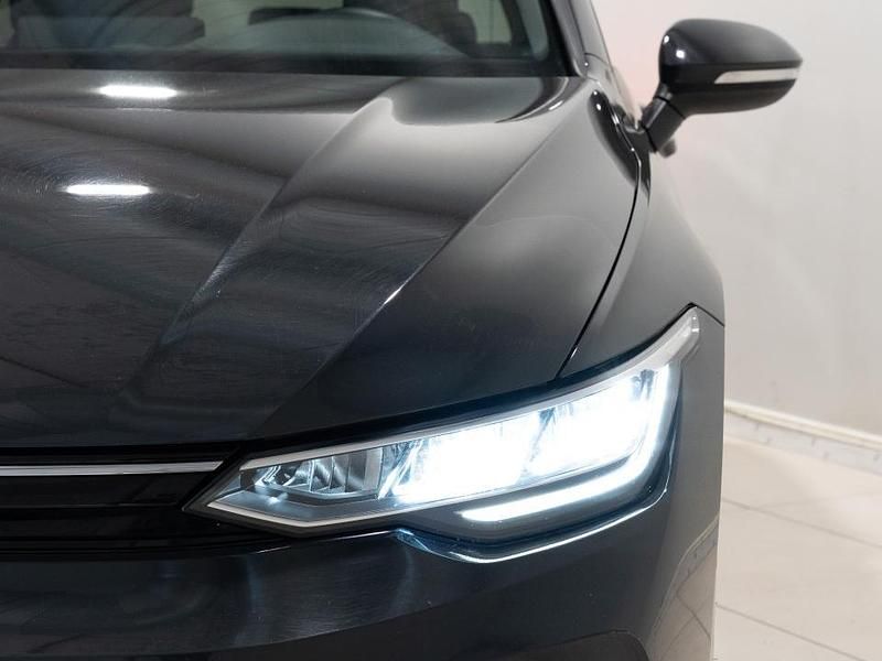 Usado VW Golf VIII 116 CV (85 kW) 2025 Gris Berlina