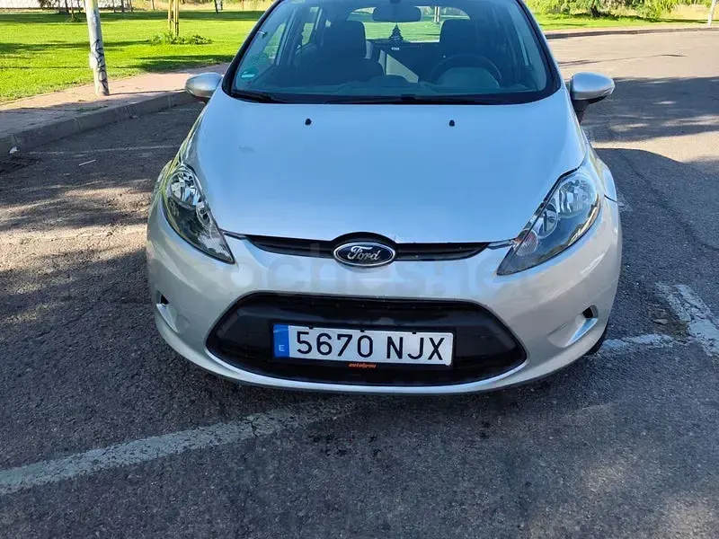 Usado Ford Fiesta 60 CV (44 kW) 2011 Gris / plata Berlina