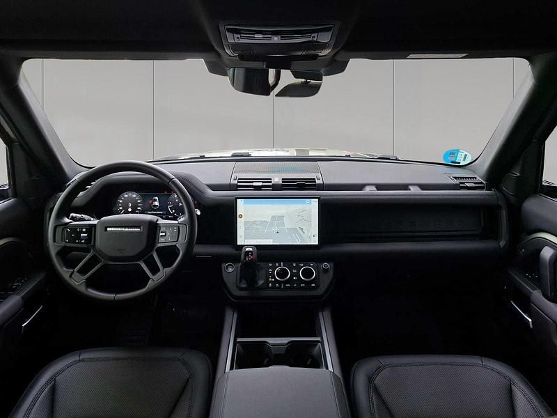 Usado Land Rover Defender SE Dynamic 249 HP (183 kW) 2025 Verde SUV