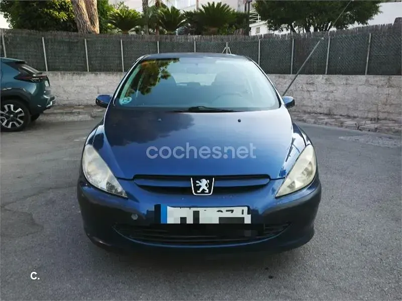 Usado Peugeot 307 90 CV (66 kW) 2004 Azul Berlina