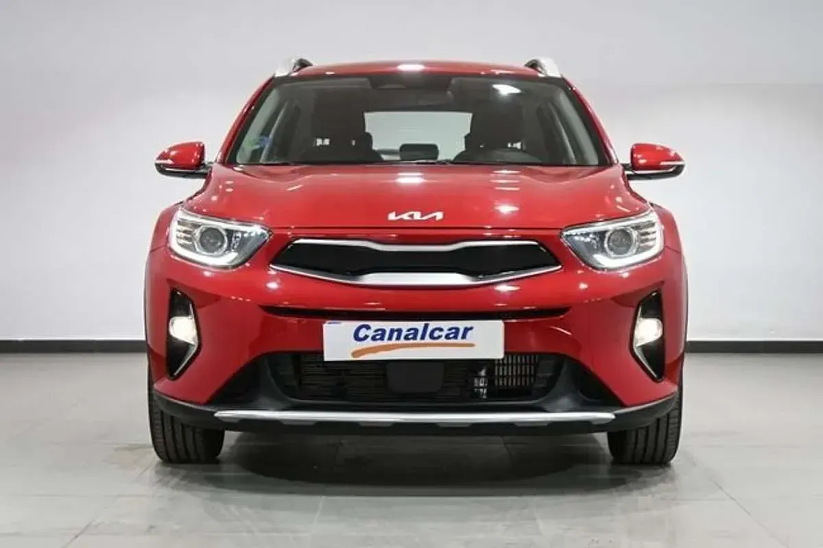 Usado Kia Stonic Plus 120 CV (88 kW) 2022 Rojo SUV