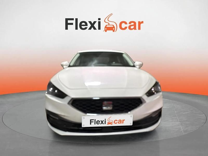 Usado Seat Leon Style 110 CV (80 kW) 2021 Blanco Berlina