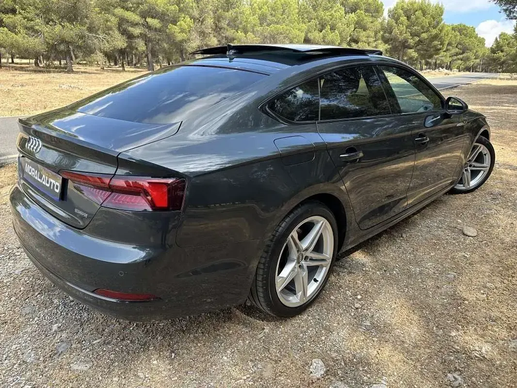 Usado Audi A5 Sportback Comfort 190 CV (139 kW) 2019 Gris Utilitario