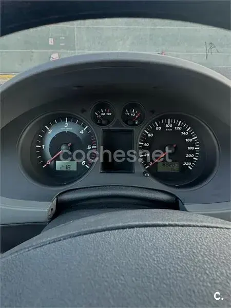 Usado Seat Ibiza Stella 100 CV (73 kW) 2003 Verde Utilitario