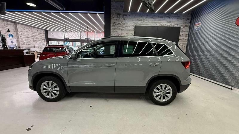 Usado Skoda Karoq Ambition 150 CV (110 kW) 2022 Gris SUV