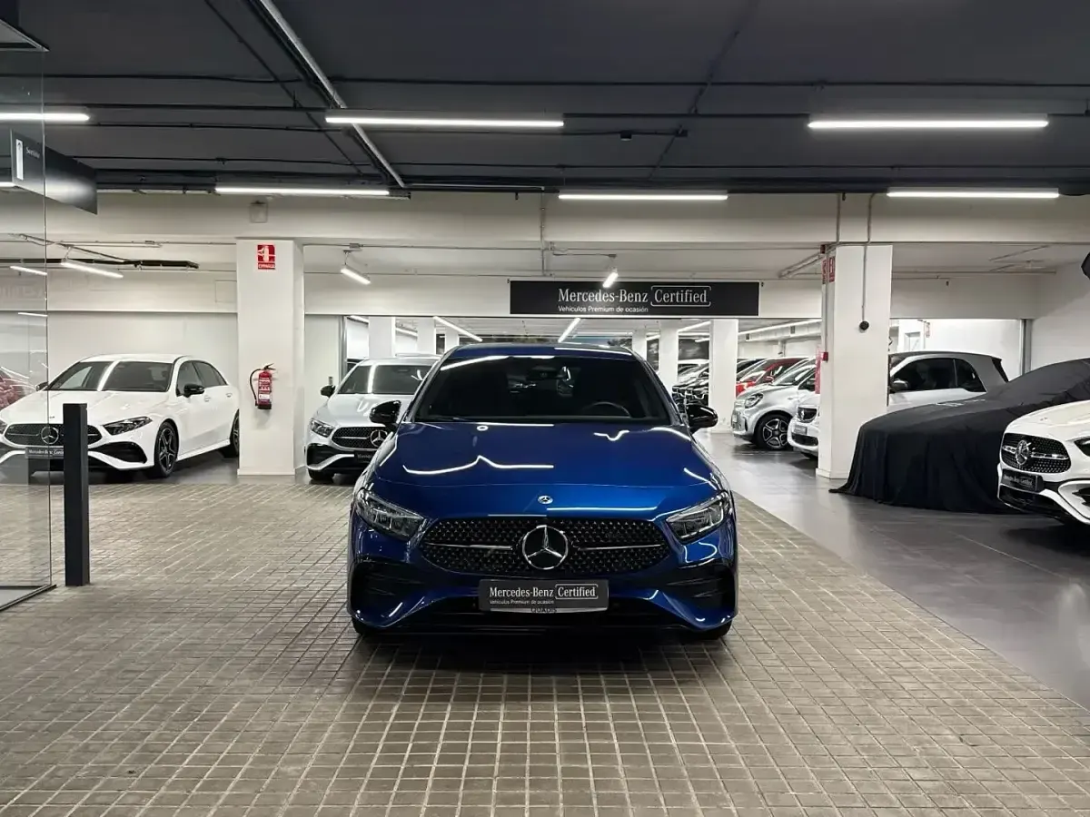 Usado Mercedes A250 218 CV (160 kW) 2025 Azul Berlina
