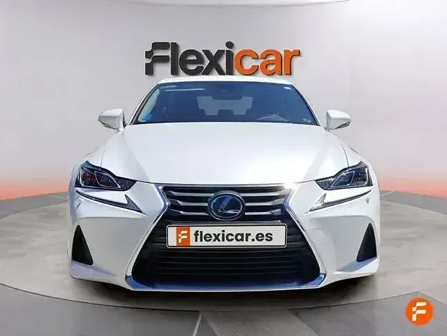 Usado Lexus IS300h Executive Line 223 CV (164 kW) 2019 Blanco Berlina