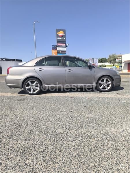 Usado Toyota Avensis Sport 177 CV (130 kW) 2006 Beige Berlina