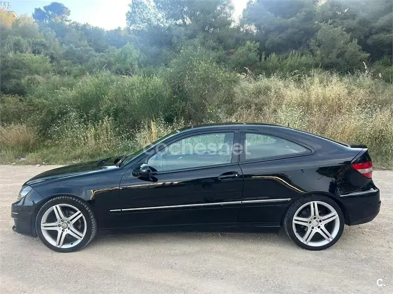 Usado Mercedes CLC220 150 CV (110 kW) 2009 Negro Coupe