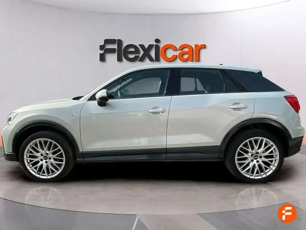 Usado Audi Q2 S-Line 116 CV (85 kW) 2024 Gris SUV