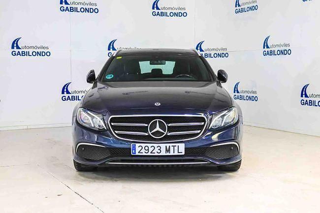 Usado Mercedes E220 194 CV (142 kW) 2020 Azul Familiar