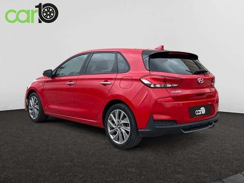 Usado Hyundai i30 N Line 120 CV (88 kW) 2019 Rojo Utilitario