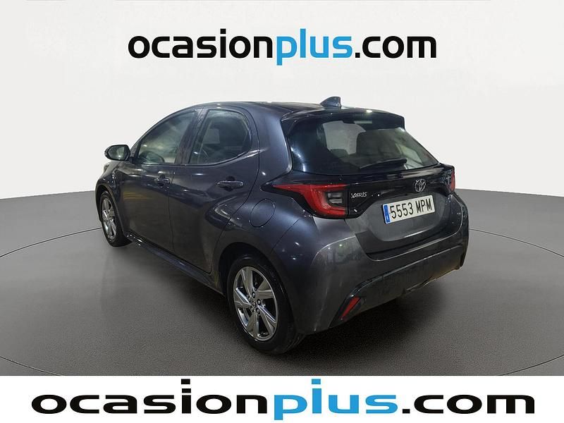 Usado Toyota Yaris Hybrid Active 116 CV (85 kW) 2024 Gris Berlina