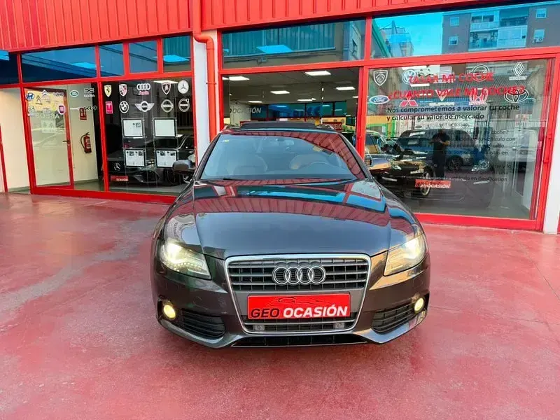 Usado Audi A4 S-Line 190 CV (139 kW) 2011 Gris / plata Familiar