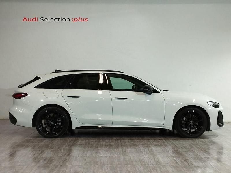 Usado Audi A5 204 CV (150 kW) 2025 Blanco Familiar