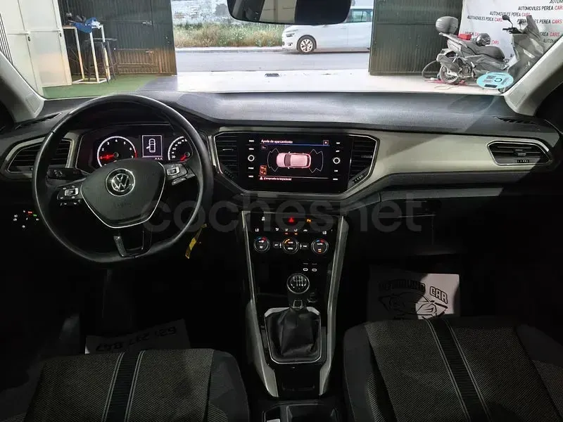 Usado VW T-Roc Advance 110 CV (80 kW) 2022 Negro SUV