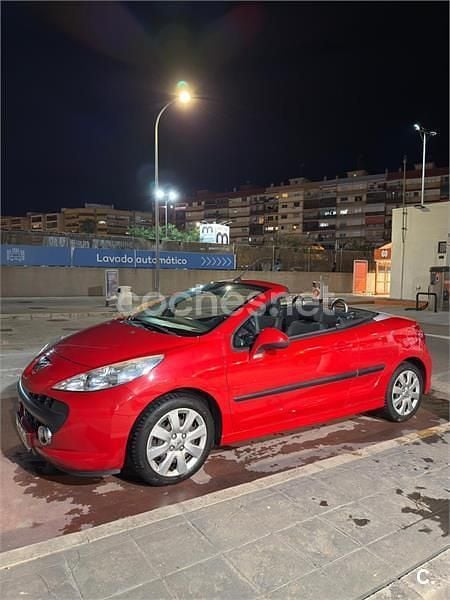 Rojo Usado 2008 Peugeot 207 CC Descapotable | 4900 € (Precio justo) - Imagen 1/4