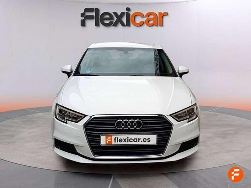 Usado Audi A3 Attraction 105 CV (77 kW) 2016 Blanco Utilitario