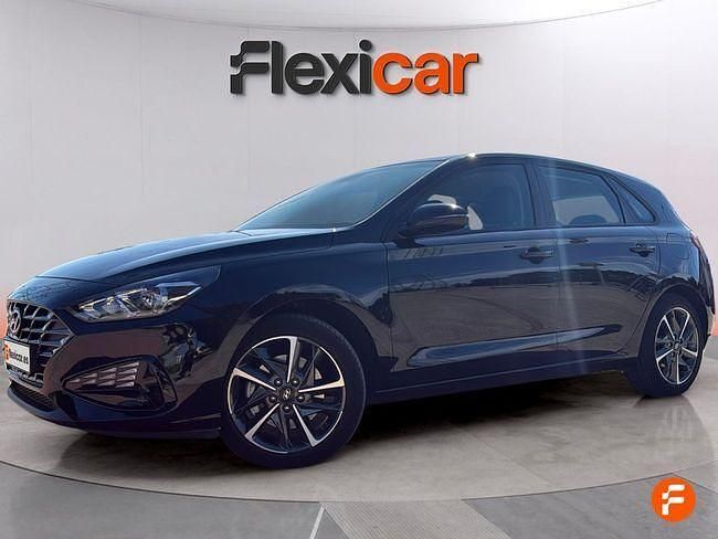 Usado Hyundai i30 120 CV (88 kW) 2022 Negro