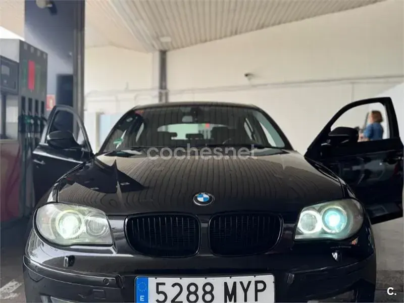 Usado BMW 116 122 CV (89 kW) 2011 Negro Utilitario
