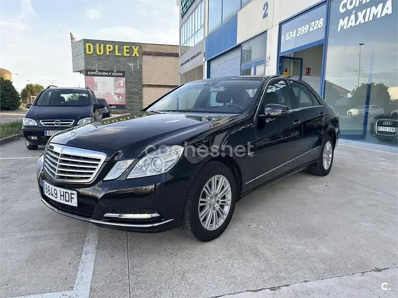 Käytetty Mercedes E200 Avantgarde 184 HP (135 kW) 2011 Musta Sedan