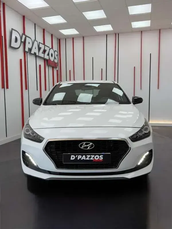 Usado Hyundai i30 120 CV (88 kW) 2020 Blanco Utilitario
