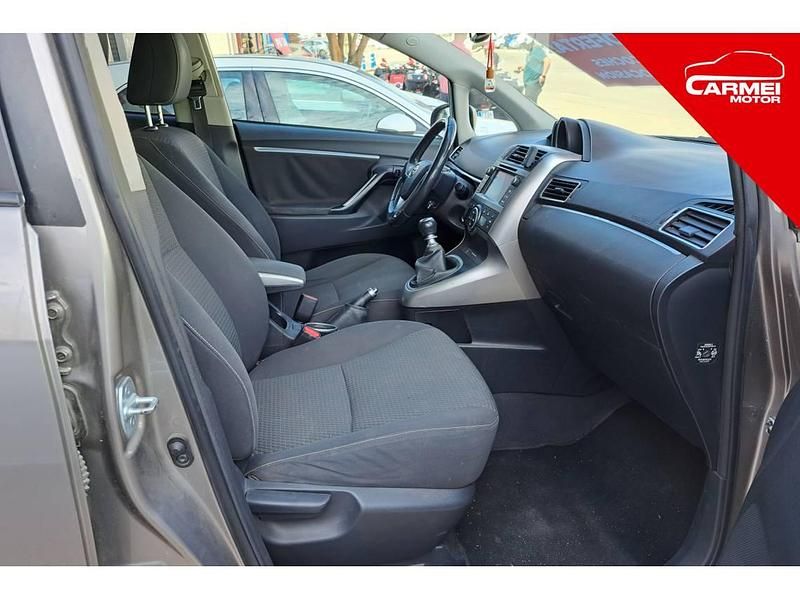 Usado Toyota Verso Advance 112 CV (82 kW) 2014 Gris Monovolumen