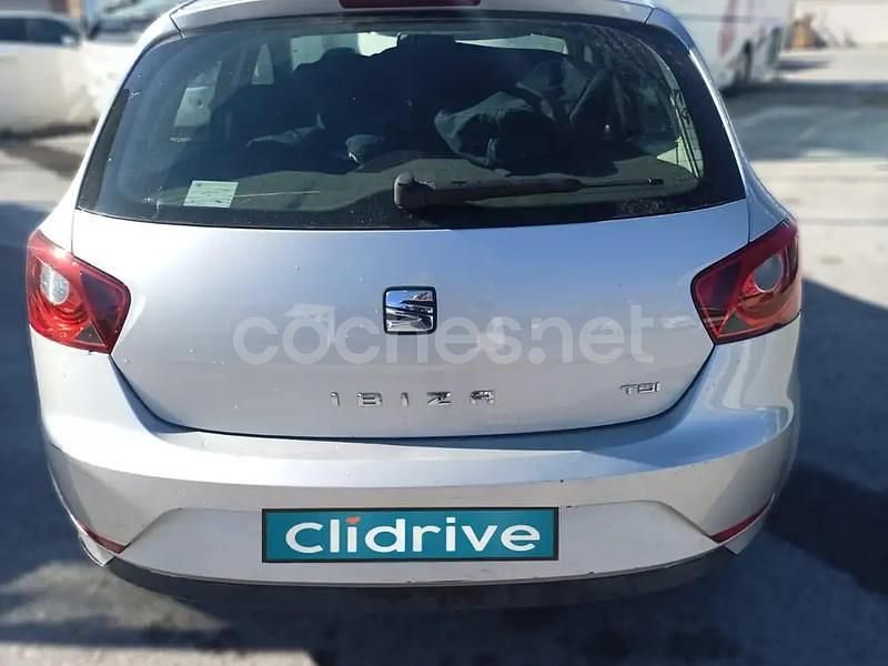 Usado Seat Ibiza Style 105 CV (77 kW) 2017 Gris / plata Berlina