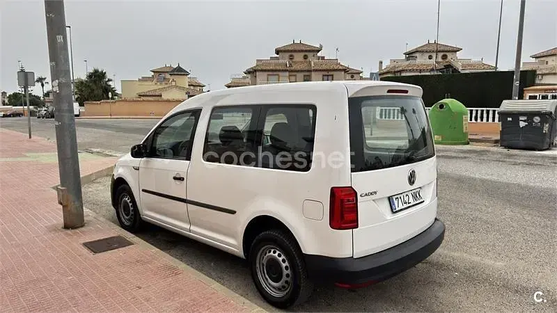 Usado VW Caddy 102 CV (75 kW) 2016 Blanco Monovolumen