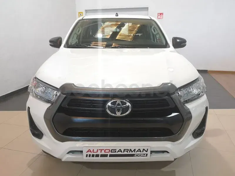 Usado Toyota HiLux 150 CV (110 kW) 2021 Blanco Pickup/Camioneta