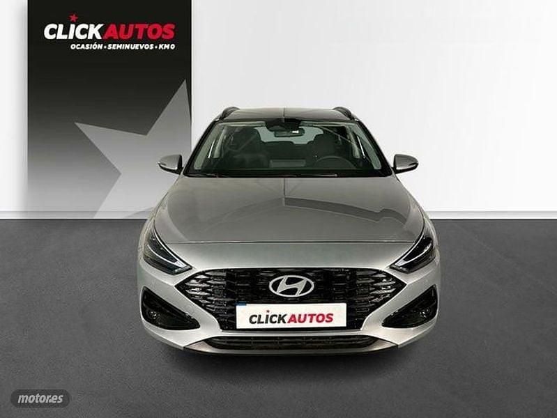 Usado Hyundai i30 100 CV (73 kW) 2024 Plateado Familiar