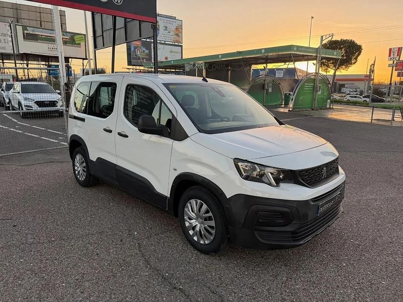 Gebraucht Peugeot Rifter Active 100 PS (73 kW) 2021 Weiß Van / Kleinbus