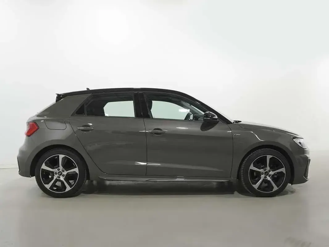 Usado Audi A1 Sportback 110 CV (80 kW) 2022 Gris Utilitario