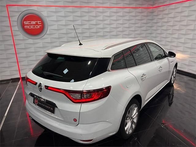 Usado Renault Mégane GrandTour Zen 140 CV (102 kW) 2019 Blanco Familiar
