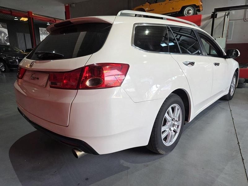 Usado Honda Accord Elegance 156 CV (114 kW) 2010 Blanco Familiar