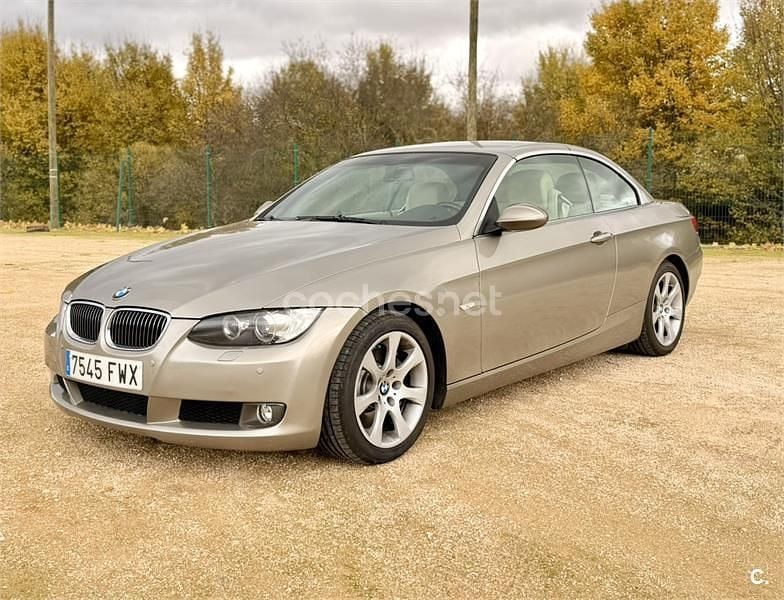 Usado BMW 330 Cabriolet 272 CV (200 kW) 2007 Gris / plata Descapotable