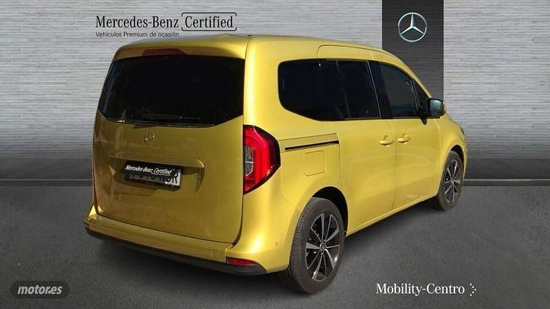 Usado Mercedes T180 116 CV (85 kW) 2025 Amarillo Monovolumen