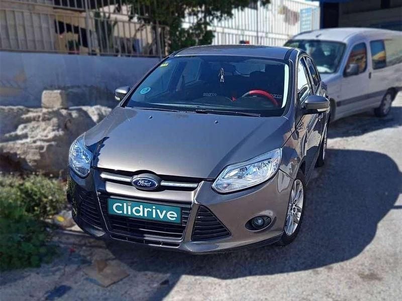 Usado Ford Focus Trend 105 CV (77 kW) 2012 Gris Utilitario