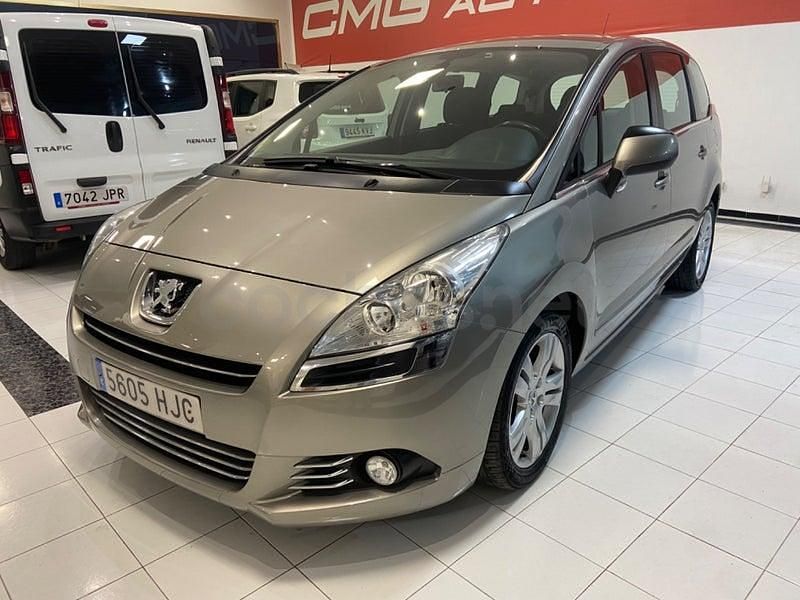 Usado Peugeot 5008 Family 150 CV (110 kW) 2012 Beige Monovolumen