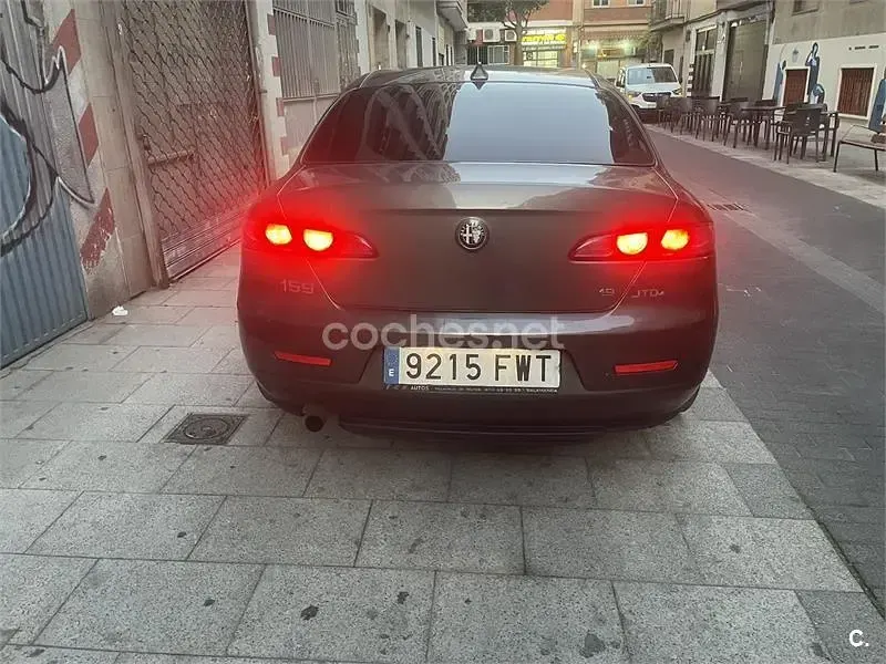 Usado Alfa Romeo 159 Distinctive 150 CV (110 kW) 2007 Marrón Berlina