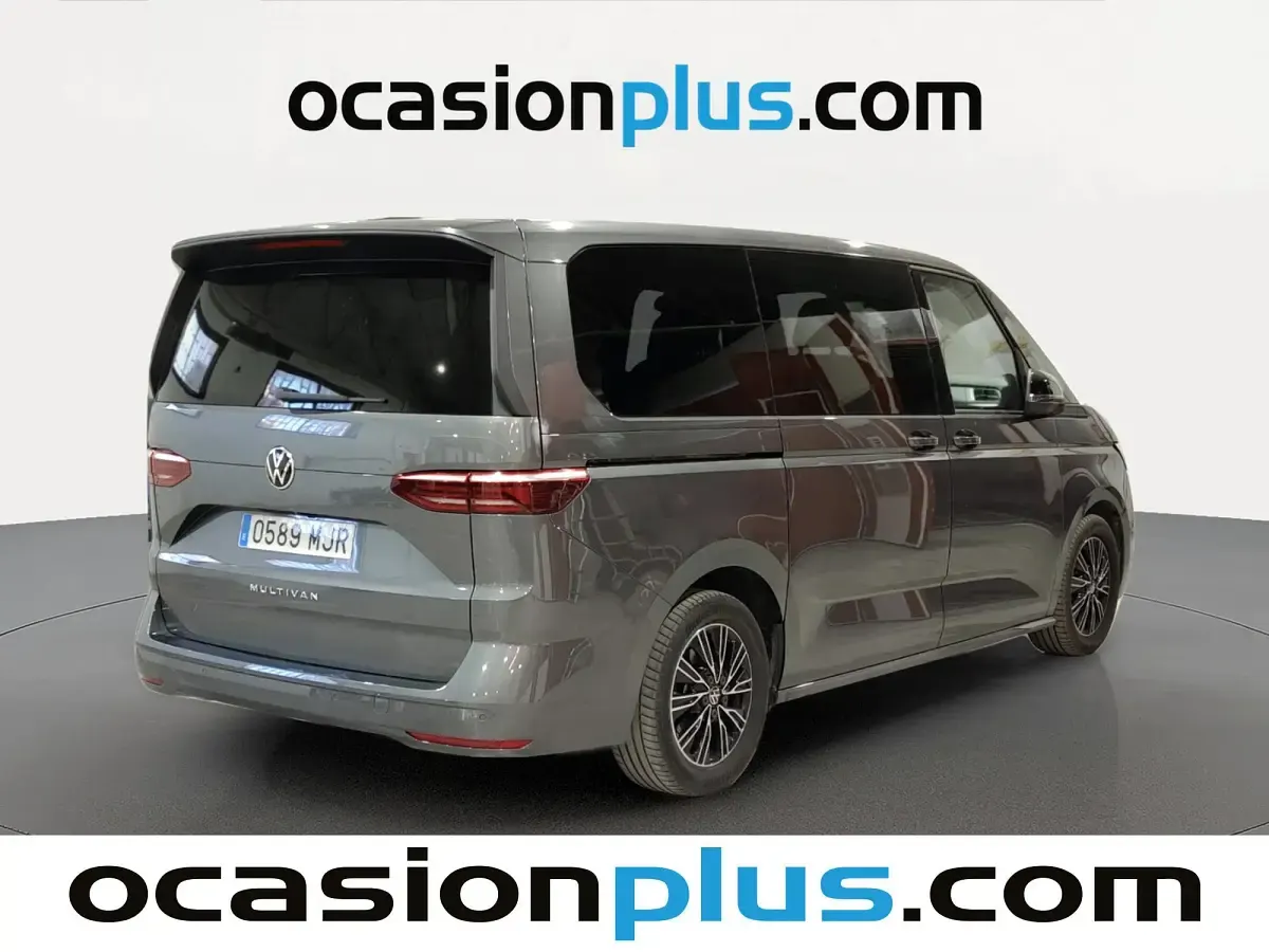 Usado VW Multivan Life 150 CV (110 kW) 2023 Gris Monovolumen