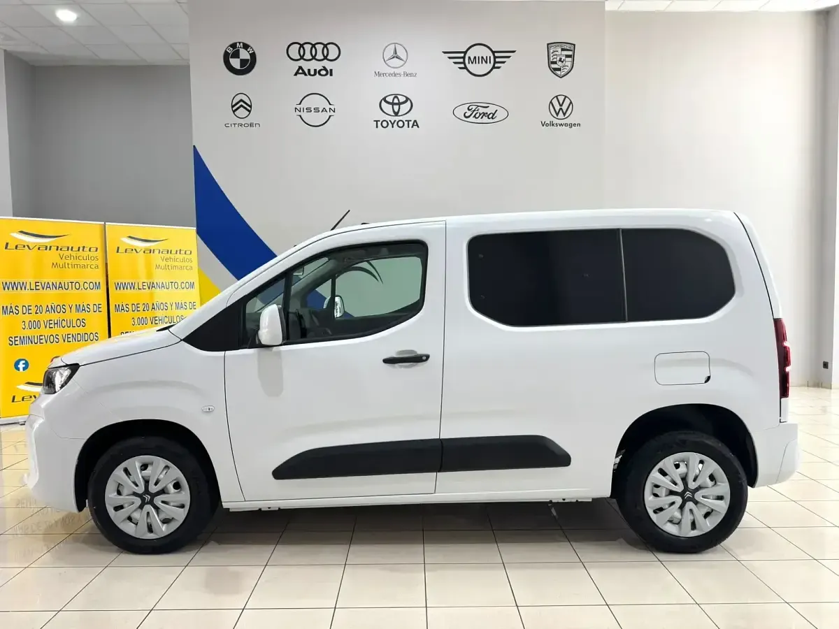 Usado Citroën Berlingo 100 CV (73 kW) 2025 Blanco Monovolumen