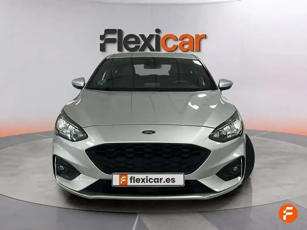 Usado Ford Focus Trend 95 CV (69 kW) 2019 Gris Utilitario