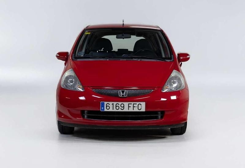 Usado Honda Jazz LS 83 CV (61 kW) 2006 Burdeos Utilitario