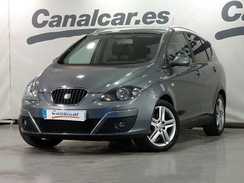Usado Seat Altea XL Ecomotive 105 CV (77 kW) 2012 Gris Monovolumen