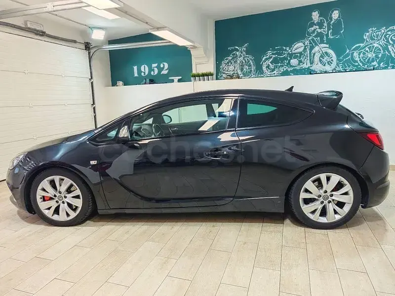 Usado Opel Astra GTC OPC 280 CV (205 kW) 2012 Negro Berlina