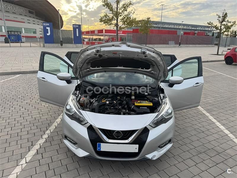 Usado Nissan Micra N-Connecta 90 CV (66 kW) 2017 Gris / plata Utilitario