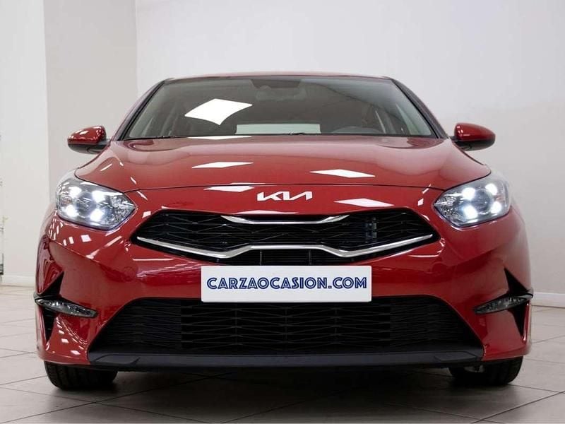 Usado Kia Ceed 101 CV (74 kW) 2024 Rojo Utilitario